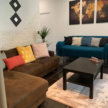 Tenjin 7 Guest house